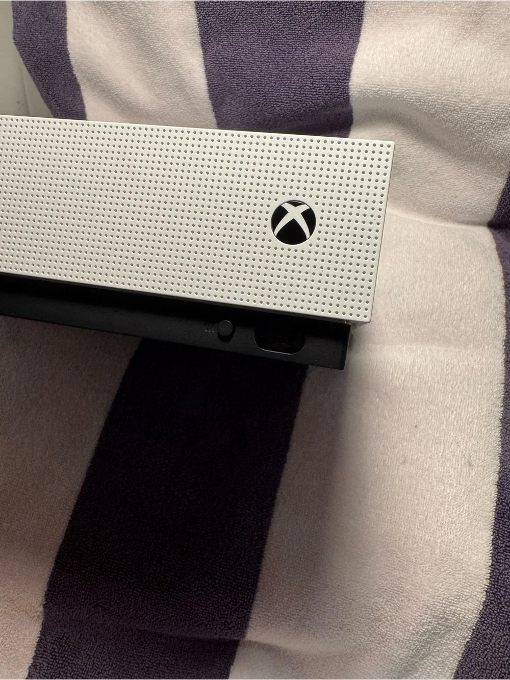 One S White Console -
